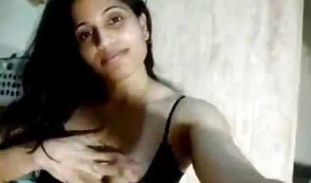 चित्रित कुतिया कैमरे पर सेक्सी मूवी हिंदी माई हस्तमैथुन करती है