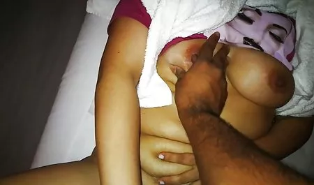 लेस्बियन सेक्सी मूवी हिंदी एचडी बेब गुदा निविदा प्रेमिका में धार और उसकी जीभ लाड़ प्यार करता है