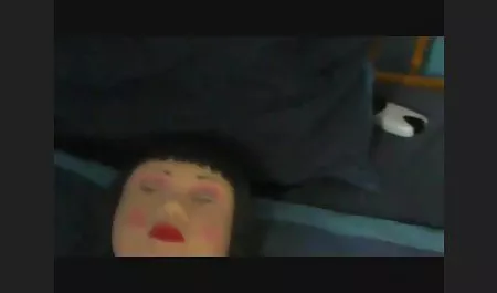 सुंदर चेहरे श्यामला के साथ सेक्सी हिंदी मूवी में कवर किया