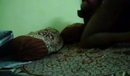 परेशानी से मुक्त छात्र समूह सेक्स के प्रेमी बन गए, वे युवा वेश्याओं की तरह व्यवहार करते हैं जिन्हें एक सेक्सी मूवी एचडी मूवी होने के लिए लोगों की आवश्यकता होती है, एक कैंसर में खड़ा होता है और एक योनि में देता है, फिर दूसरा