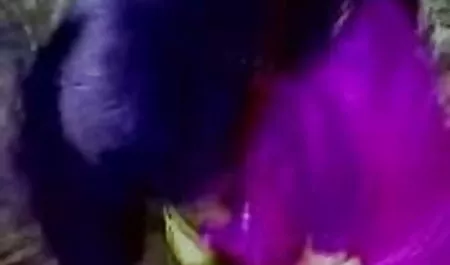 दो युवा sluts एक हिंदी फुल सेक्सी मूवी दूसरे के लिए बिस्तर पर pussies चाटना