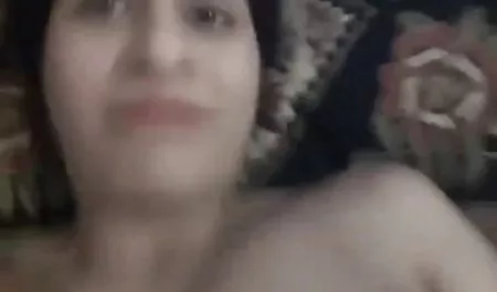 लड़की blowjob करती है और सोफे सेक्सी मूवी वीडियो हिंदी में पर गड़बड़ हो जाती है