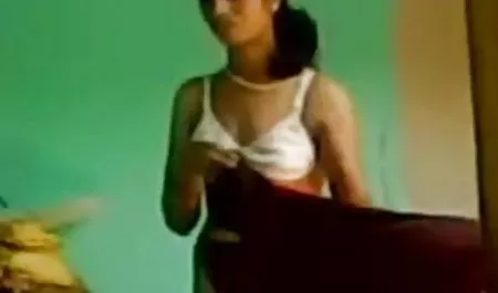 रबर की सेक्सी वीडियो फुल मूवी गुड़िया के साथ श्यामला एक डिक बेकार है