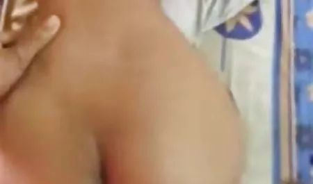 घुंघराले बालों वाली दोस्त अपनी प्रेमिका और उसके सुनहरे सेक्सी वीडियो एचडी मूवी हिंदी में बालों वाली सौतेली माँ गोरा
